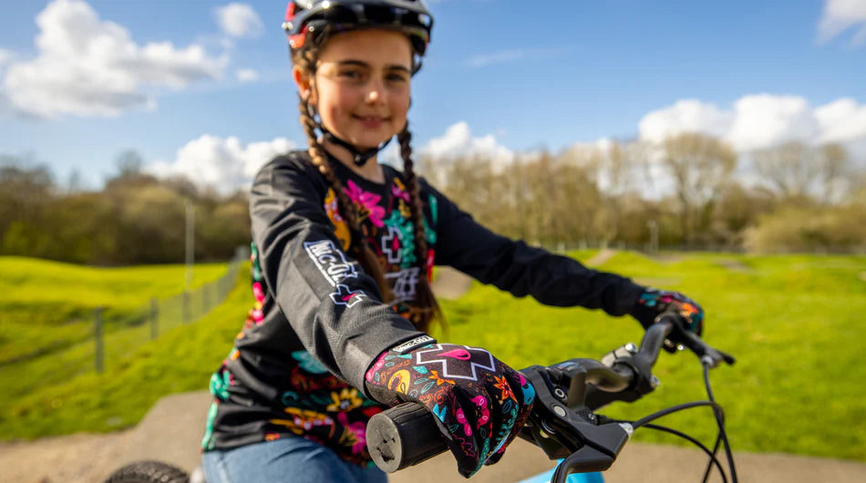Muc-Off Youth Rider Gloves - Shred Hot Chilli Pepper-Kids Size YL-MTB-MOTO-BMX Free Shipping