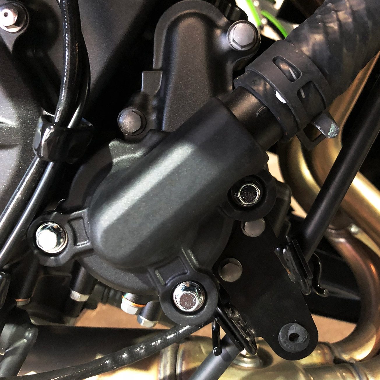 Ninja 400 2018-23 & Ninja 500 2024 Secondary Water Pump Cover