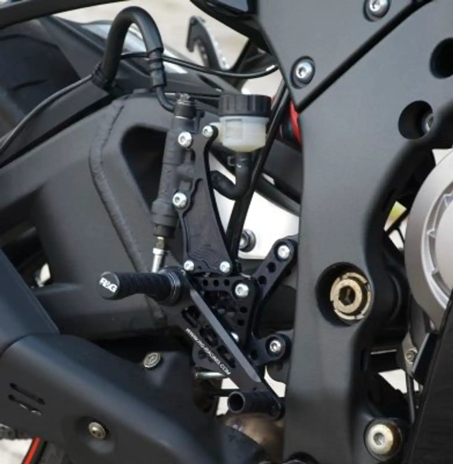 Adjustable Rearsets - Kawasaki ZX10-R ('2011-2015) (Road Shift)