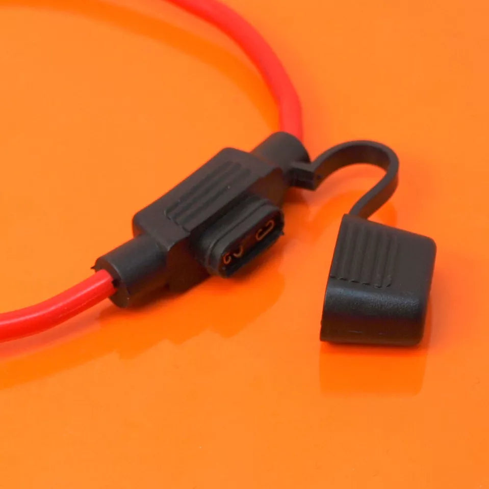 Inline fuse holder suitable for Mini Blade Fuses.