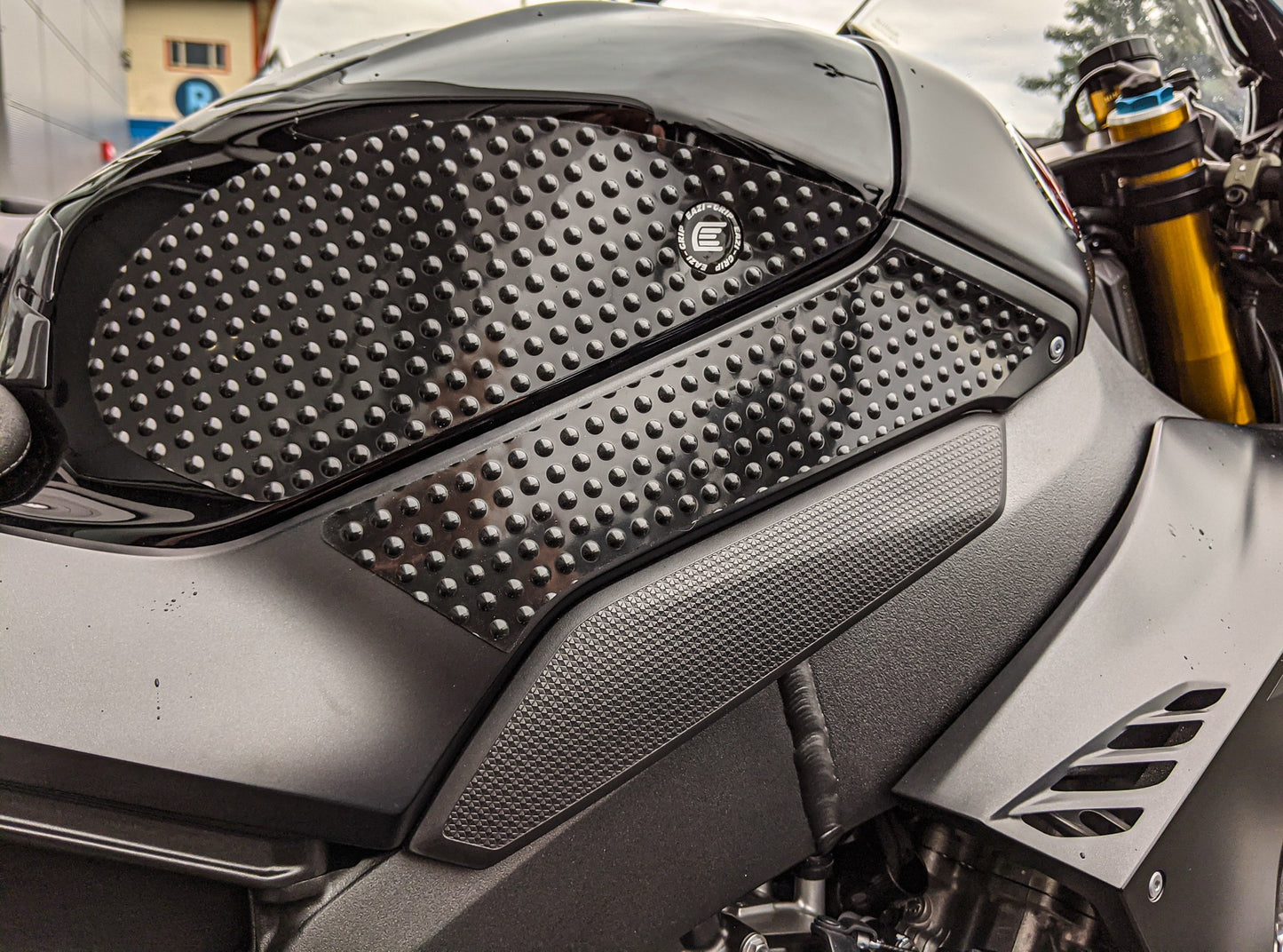 Eazi-Grip Honda CBR1000RR Fireblade 2020-2024 Black Tank Grips - EVO