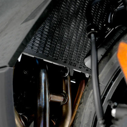 R&G PRO Radiator Guard forKawasaki Z750 '07-'13, Z750R '11-'13, Z750S '07-'13, Z800 '13-'16, Z1000 '10-'18, Z1000R '17-'20, Z1000SX '11-'19, Versys 1000 '12- '24, Versys 1100 ’25- & Ninja 1000SX '20- '24 & 1100SX '25-